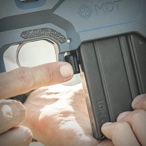 AMBIDEXTROUS & ADJUSTABLE MAGAZINE LATCH